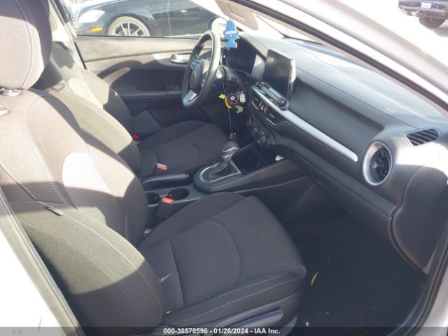 3KPF24AD0ME402756 KIA Forte Lxs
