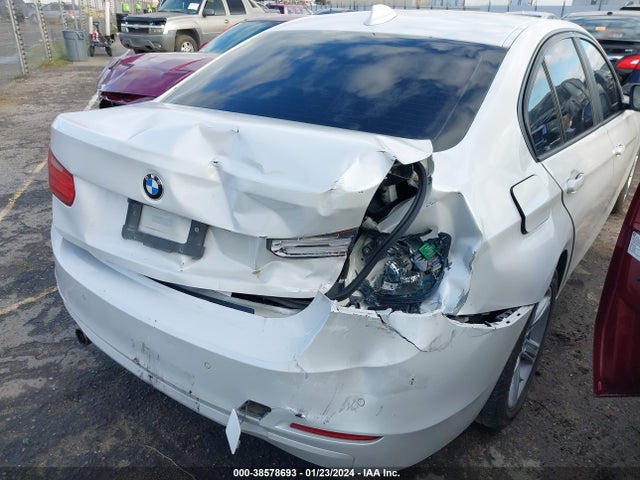 BMW 320i 2015 WBA3B1G53FNT05810 Image 6