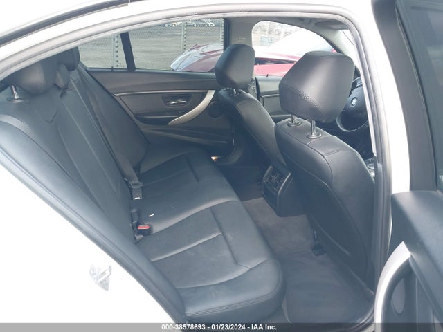 BMW 320i 2015 WBA3B1G53FNT05810 Image 8