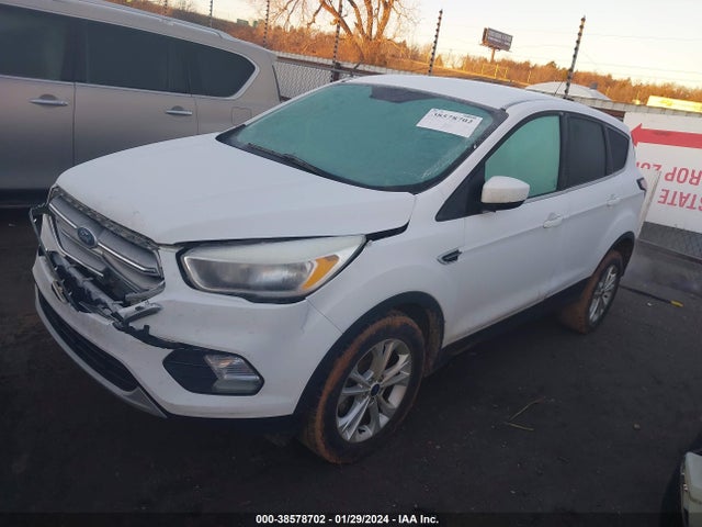 Ford ESCAPE SE 2017 1FMCU0GD5HUE92096 Image 2