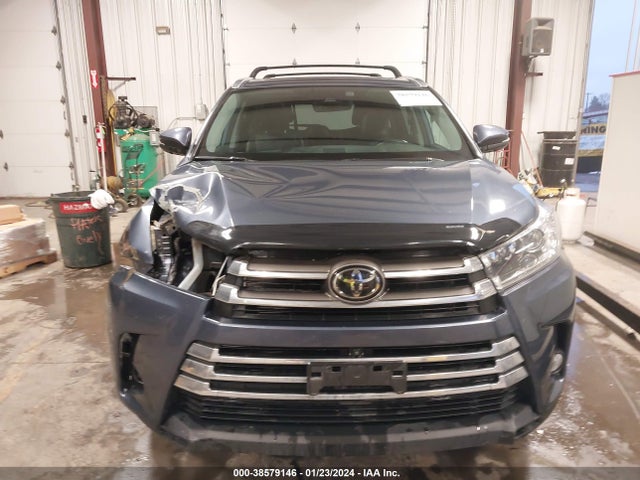 2018 TOYOTA HIGHLANDER LIMITED/PLATINUM VIN: 5TDDZRFH5JS822297