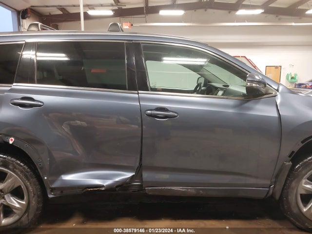 2018 TOYOTA HIGHLANDER LIMITED/PLATINUM VIN: 5TDDZRFH5JS822297