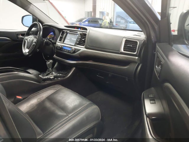 2018 TOYOTA HIGHLANDER LIMITED/PLATINUM VIN: 5TDDZRFH5JS822297