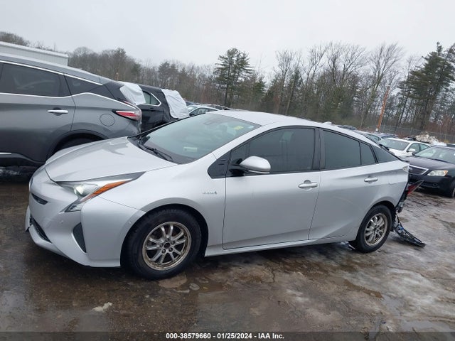 Toyota Prius Two 2018 JTDKBRFU9J3063499 Image 15