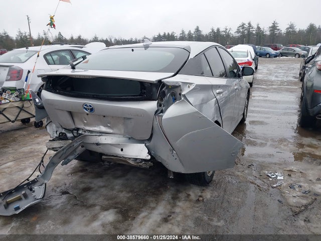 Toyota Prius Two 2018 JTDKBRFU9J3063499 Image 4