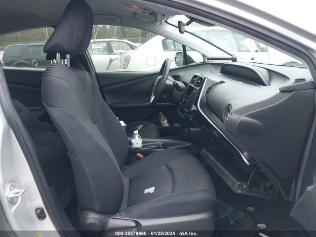Toyota Prius Two 2018 JTDKBRFU9J3063499 Image 5