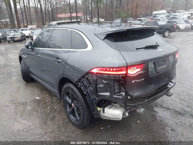 2019 JAGUAR F-PACE SADCJ2GX9KA395807 Photo 2