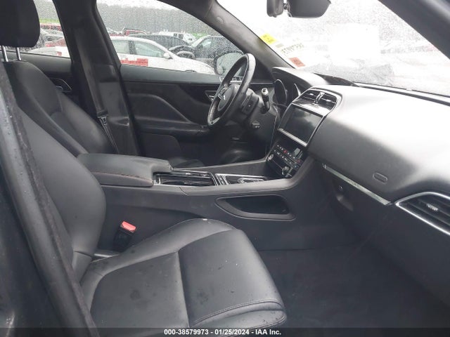2019 JAGUAR F-PACE SADCJ2GX9KA395807 Photo 4