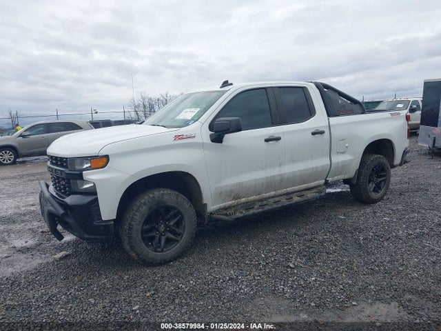 Chevrolet Silverado 1500 Custom Trail Boss 2019 1GCRYCEF9KZ412141 Image 2