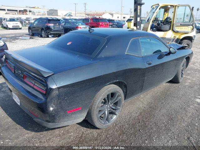 2C3CDZAG4JH111489 Dodge Challenger Sxt Plus