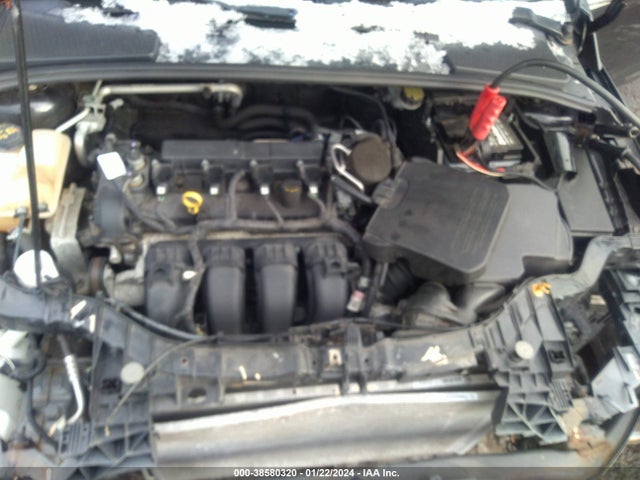 2015 FORD FOCUS SE VIN: 1FADP3F29FL263902