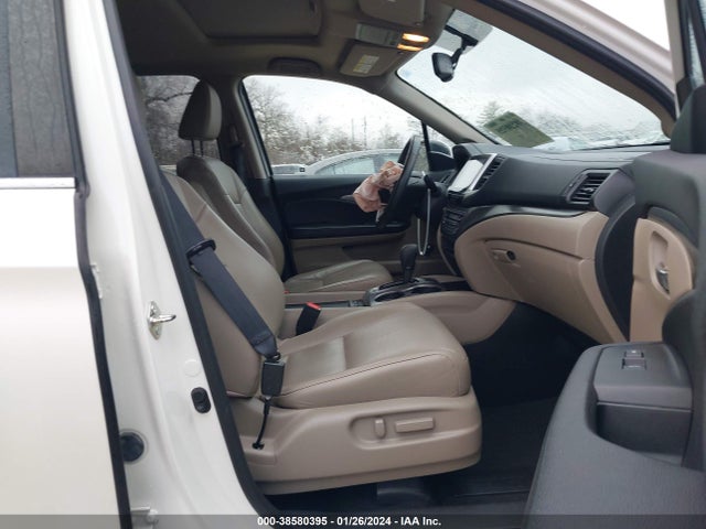 2017 HONDA PILOT EX-L VIN: 5FNYF6H55HB013392