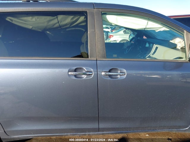 2015 TOYOTA SIENNA XLE 8 PASSENGER VIN: 5TDYK3DC5FS617323