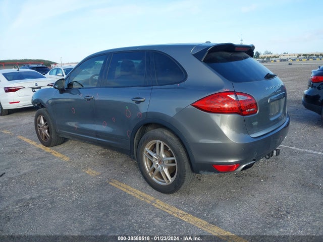 2014 PORSCHE CAYENNE WP1AA2A27ELA02930 Photo 2