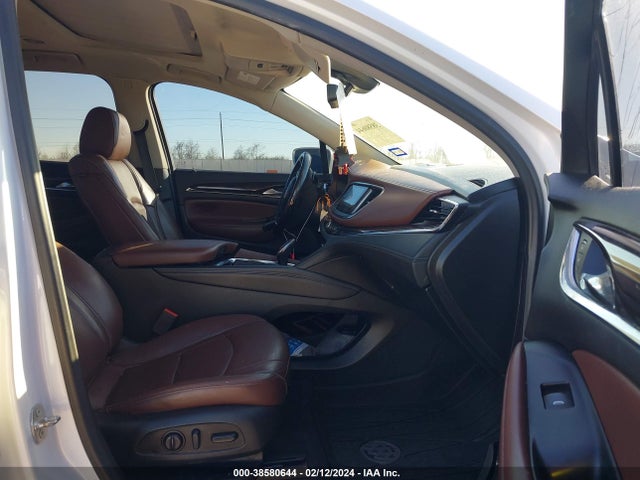 5GAERDKW8JJ286052 Buick Enclave Avenir