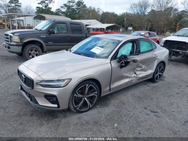 7JRL12TL0PG254290 Volvo S60 B5 Plus Dark Theme