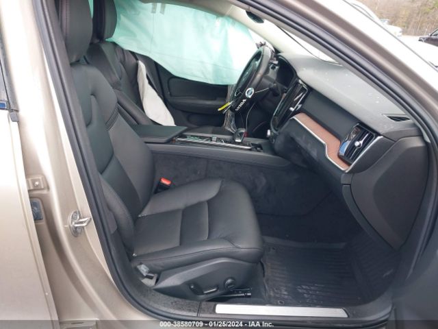 7JRL12TL0PG254290 Volvo S60 B5 Plus Dark Theme