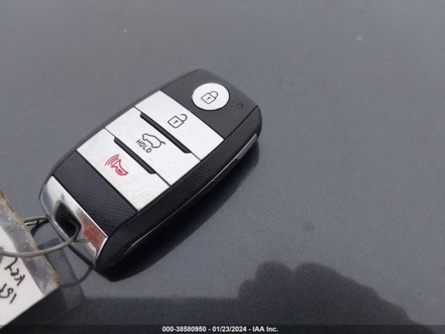KNDCC3LC8J5133394 KIA NIRO EX