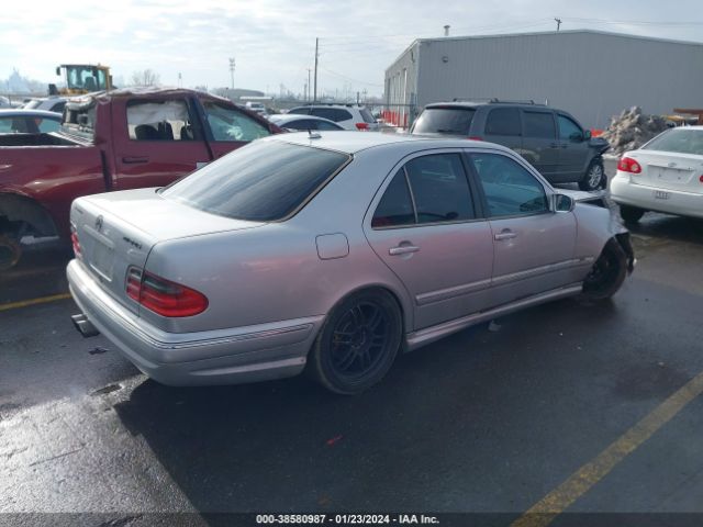 2002 MERCEDES-BENZ E-CLASS WDBJF74JX2B477183 Photo 3