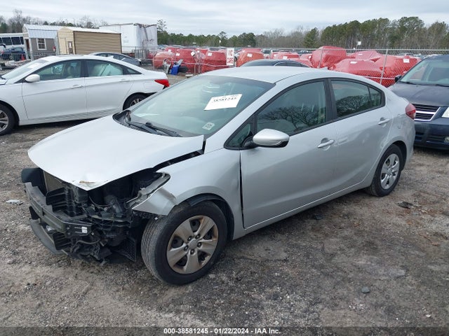 KIA FORTE LX 2018 3KPFL4A73JE256680 Image 2