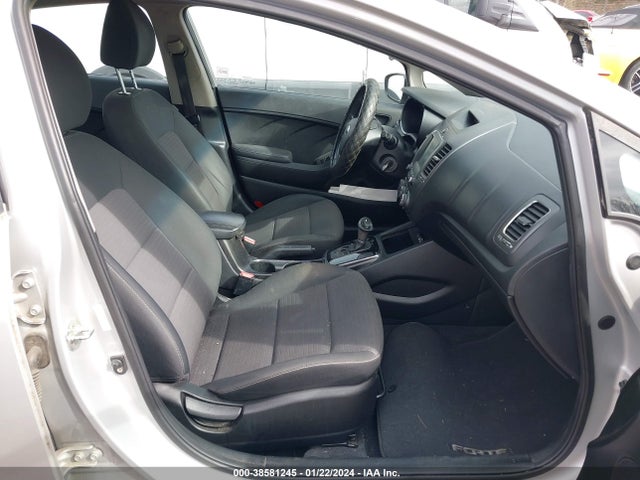 KIA FORTE LX 2018 3KPFL4A73JE256680 Image 5