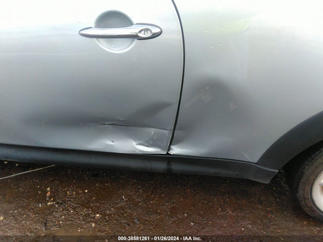 2006 MINI COOPER S WMWRH33506TK58337 Photo 5