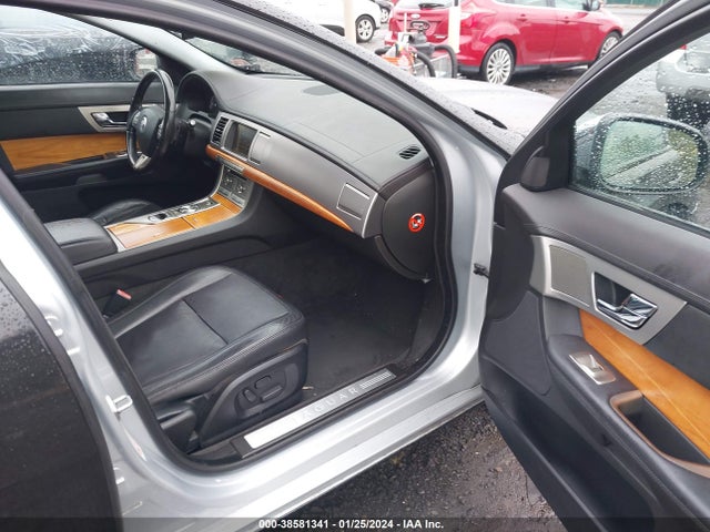 2009 JAGUAR XF SAJWA05B89HR07726 Photo 4