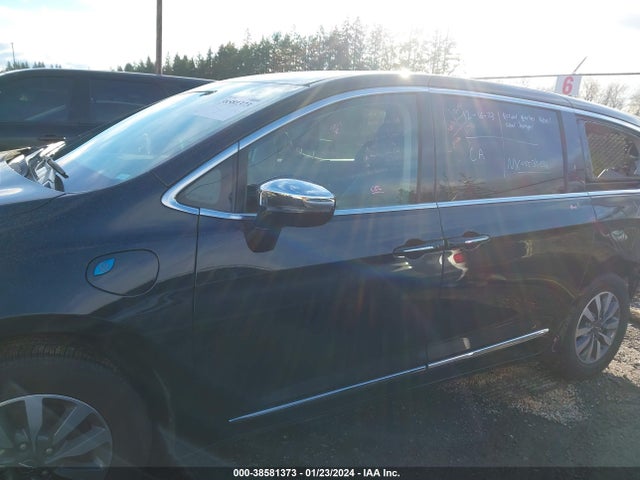 Chrysler Pacifica Hybrid Limited 2023 аукцион фото