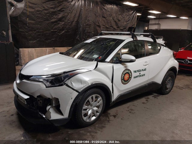 Toyota C-HR LE 2019 NMTKHMBX5KR082082 Image 2