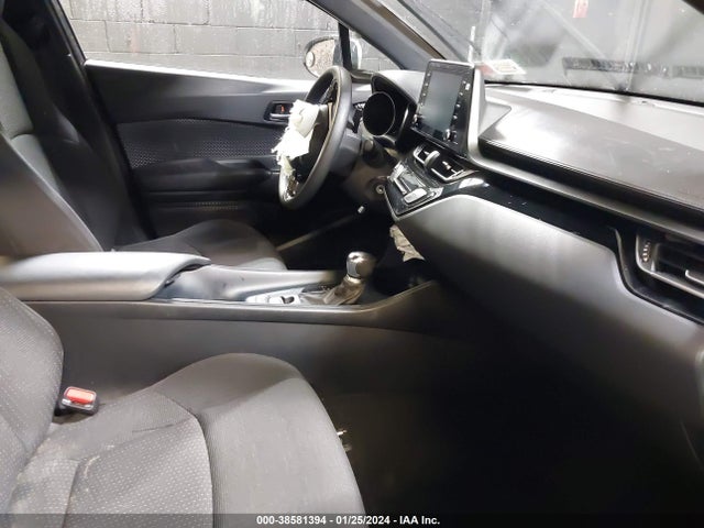 Toyota C-HR LE 2019 NMTKHMBX5KR082082 Image 5