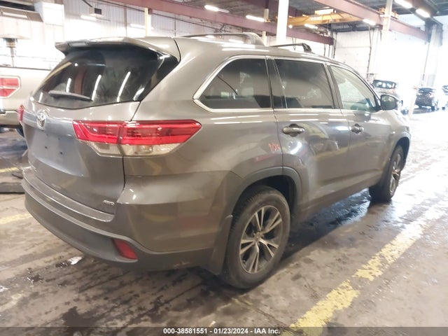 2017 TOYOTA HIGHLANDER LE VIN: 5TDBZRFH6HS471580