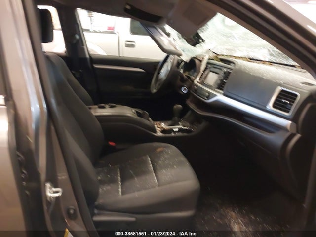 2017 TOYOTA HIGHLANDER LE VIN: 5TDBZRFH6HS471580