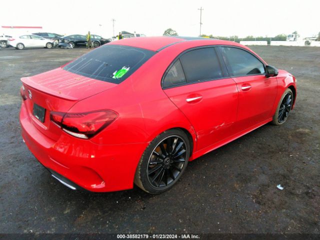 WDD3G4EBXLW040054 Mercedes-Benz A 220