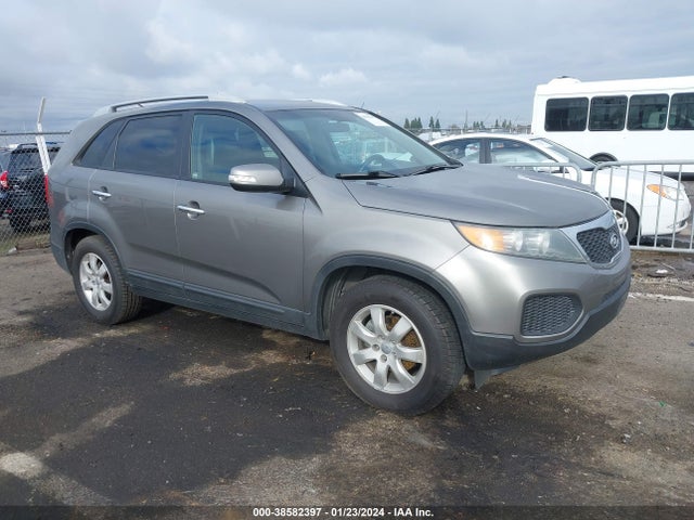2013 KIA SORENTO LX V6 VIN: 5XYKT4A29DG314527
