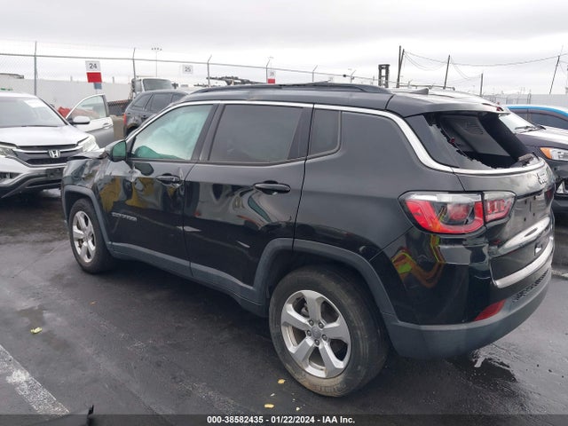 Jeep Compass Latitude Fwd 2018 3C4NJCBB7JT441048 Image 3