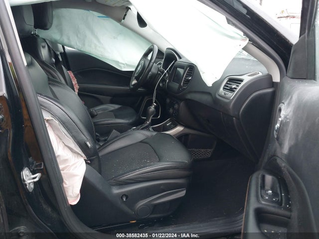 2018 JEEP COMPASS LATITUDE FWD VIN: 3C4NJCBB7JT441048