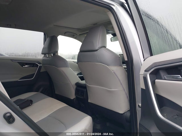 2019 TOYOTA RAV4 XLE PREMIUM VIN: JTMC1RFV3KJ003554