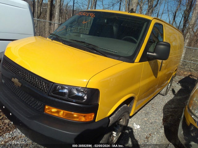 Chevrolet Express Cargo Rwd 2500 Regular Wheelbase Wt 2021 1GCWGAFP3M1246685 Image 2
