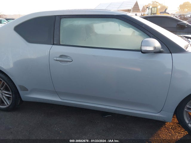 2011 SCION TC VIN: JTKJF5C77B3011127