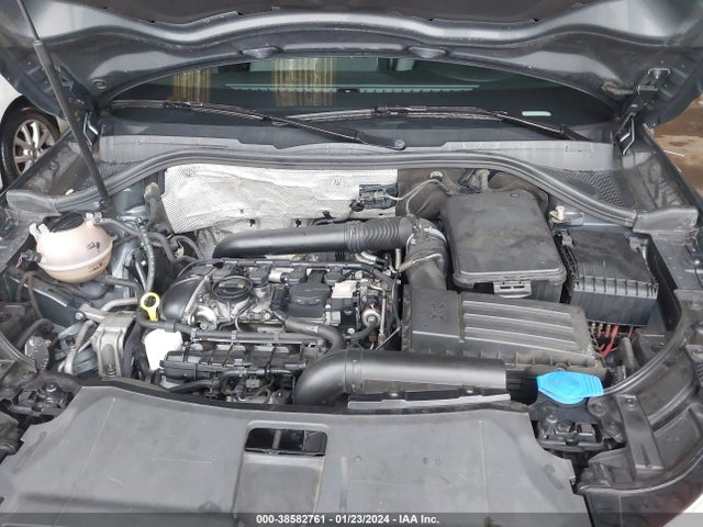 WA1BCCFS8HR013428 Audi Q3 2.0t Premium