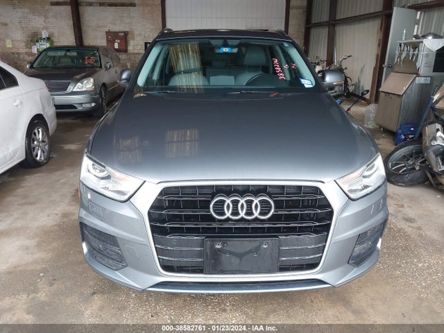 WA1BCCFS8HR013428 Audi Q3 2.0t Premium