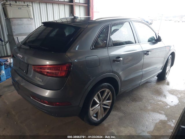 WA1BCCFS8HR013428 Audi Q3 2.0t Premium