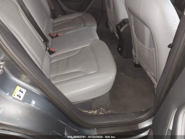 WA1BCCFS8HR013428 Audi Q3 2.0t Premium