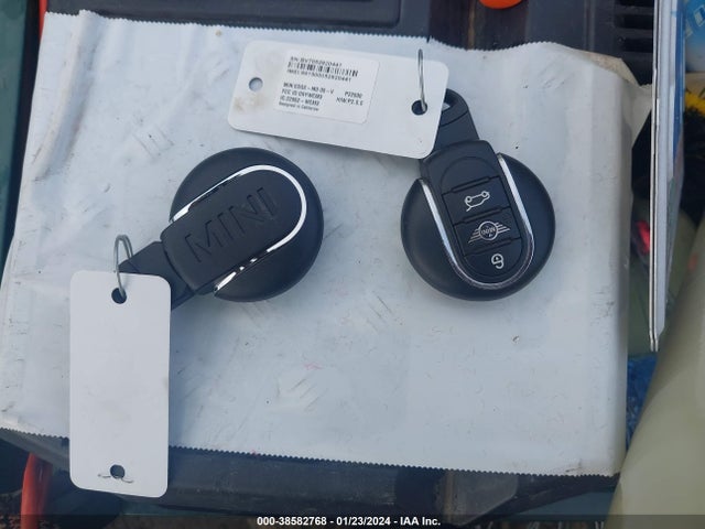 2020 MINI CLUBMAN WMWXJ1C03L2M19382 Photo 10