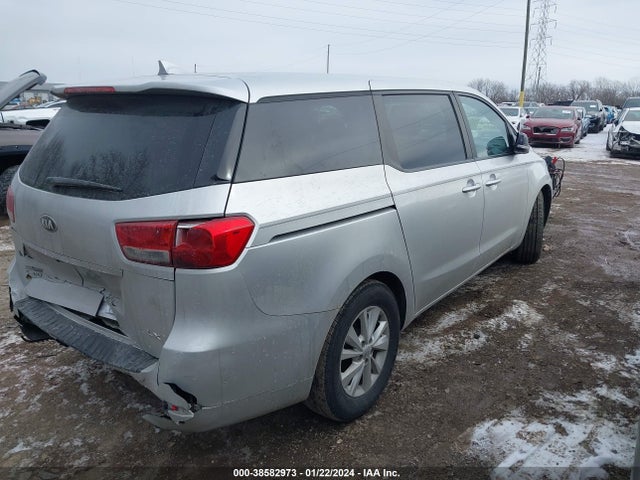 KIA SEDONA LX 2017 KNDMB5C16H6242006 Image 4