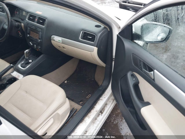 2012 VOLKSWAGEN JETTA 2.0L TDI VIN: 3VWLL7AJ1CM383157