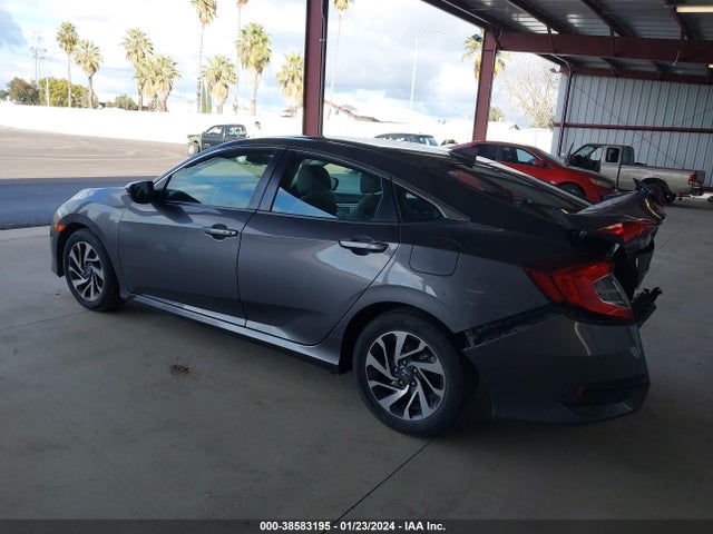 Honda CIVIC EX 2018 2HGFC2F77JH528750 Image 3