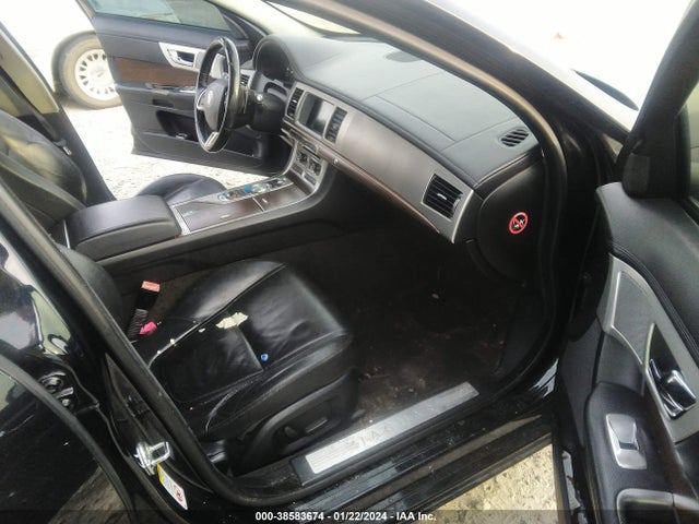 2013 JAGUAR XF SAJWA0ES2DPS64076 Photo 4
