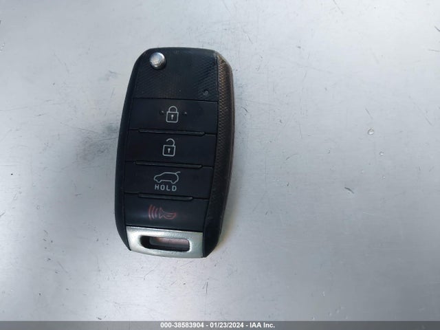 KIA Soul 2016 KNDJN2A21G7315098 Image 11