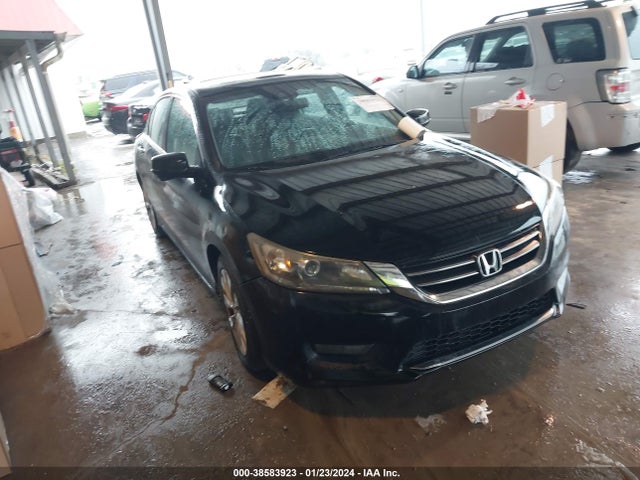 2015 1HGCR2F86FA102841 main image